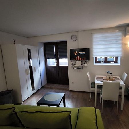 Studio Apartman Nona Angela-Valun Крес Екстериор снимка